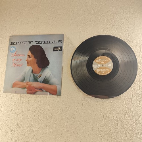 Kitty wells seasons - kitty, of